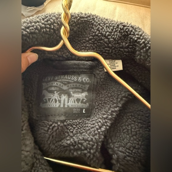 Levi’s black denim Sherpa jacket - Picture 10 of 10